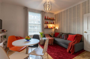 The Wanderlust - Stylish 1 Bedroom Apartment in Covent Garden l Sleeps 4 with Sofa Bed l Prime Location plus Free WiFi l Perfect for Business & Leisure Travelers l 15percent Off Weekly & 20percent Off
